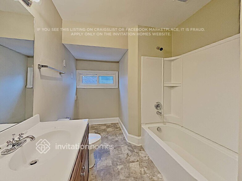 Building Photo - 1417 Seneca Pl