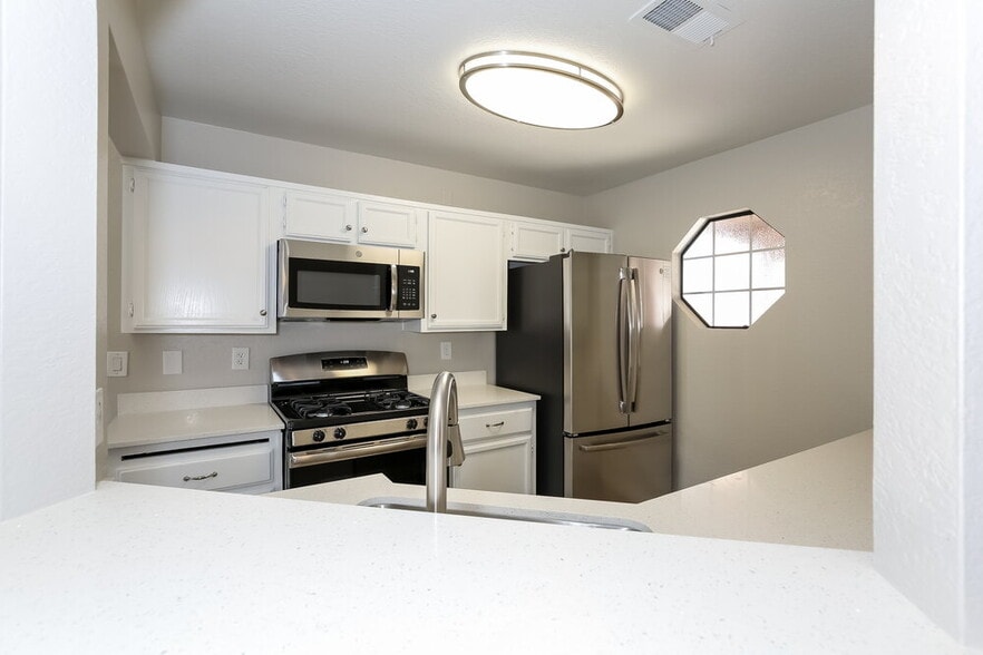 Building Photo - 736 Rusty Spur Dr