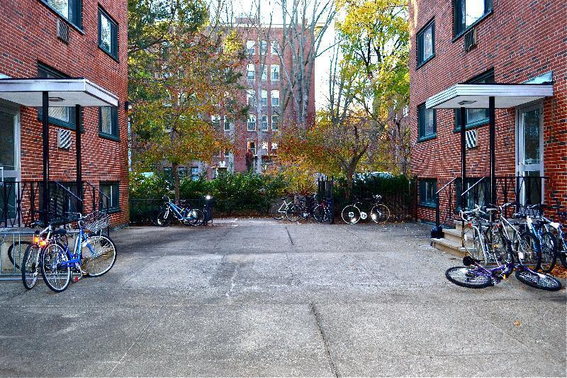 Building Photo - 376 Harvard St