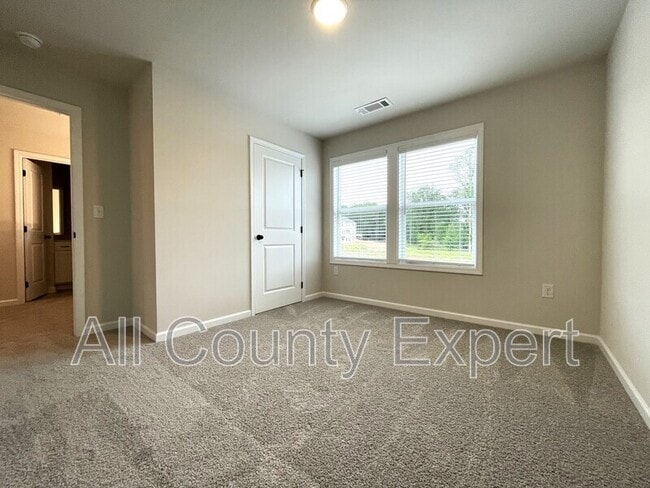 Building Photo - 414 Fox Crk Dr