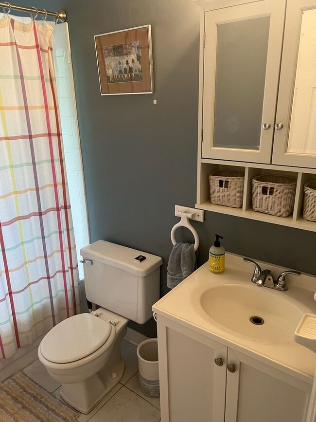 Building Photo - Super cute 3 bedroom 2 bath in NW Miram Manor