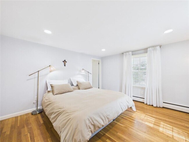 Building Photo - 449 Love Ln