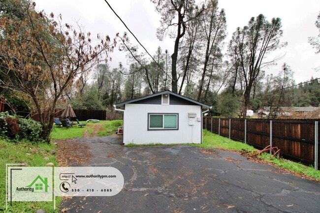 Building Photo - 17875 Walker Mine Rd