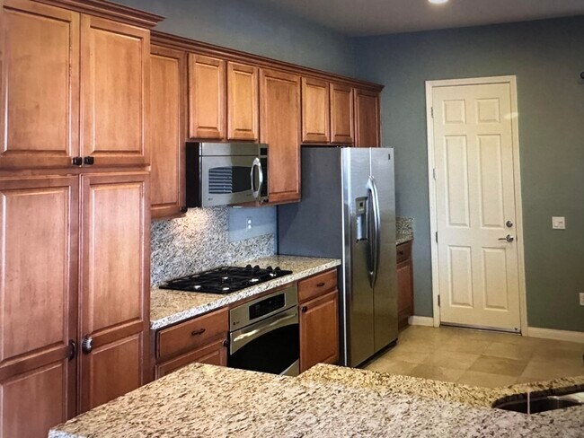 Building Photo - 41290 Calle Pampas