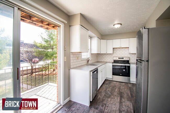 Building Photo - 505 Wilshire Dr