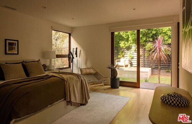 Building Photo - 3218 Maplewood Ave