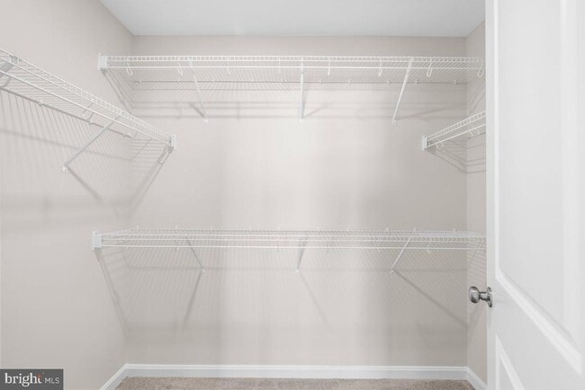 Building Photo - 569 Seeback Dr