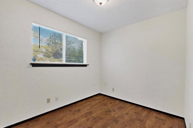 Building Photo - 6605 Bluestone St