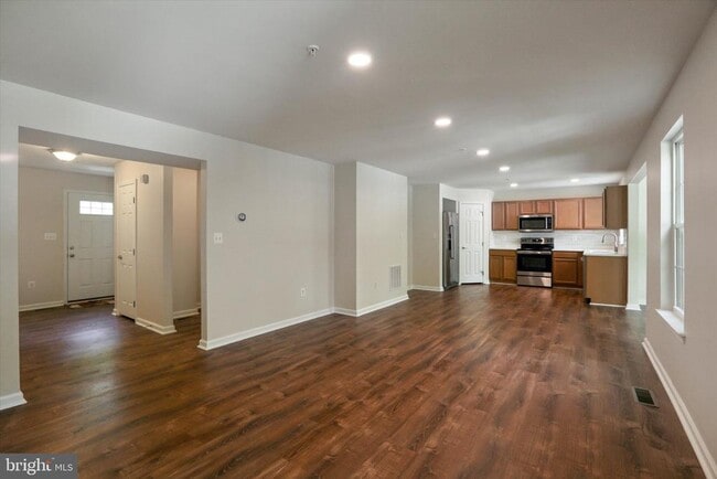 Building Photo - 6981 Linden Ave