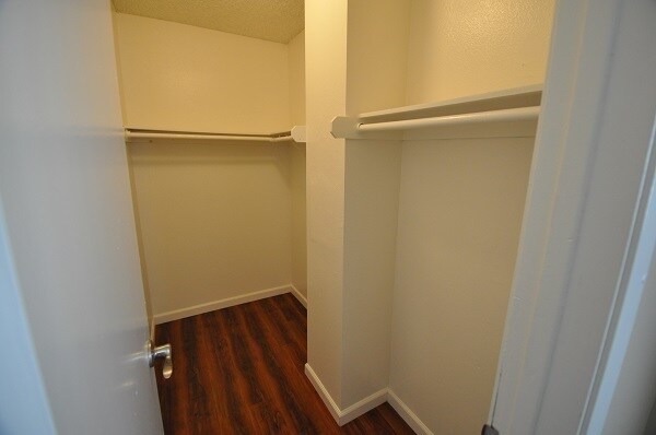 Building Photo - 7101 Haskell Ave