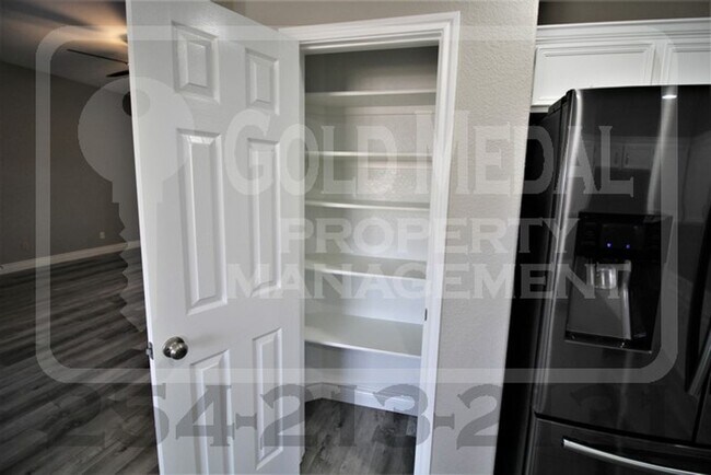 Building Photo - 2513 Jake Dr