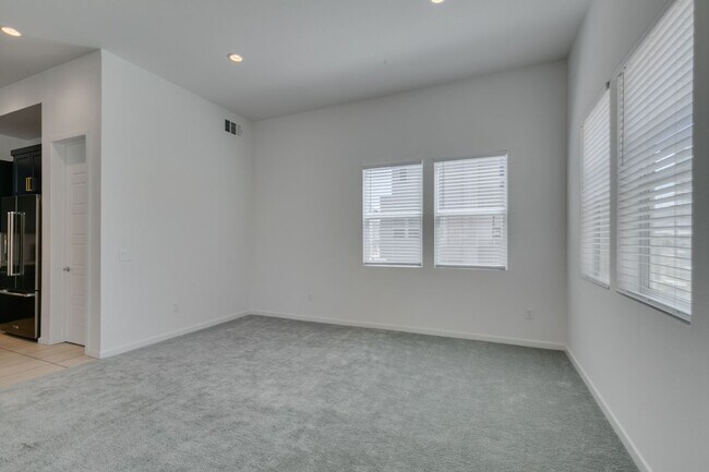 Building Photo - Stunning 4-Level Townhome in Inspirada | R...