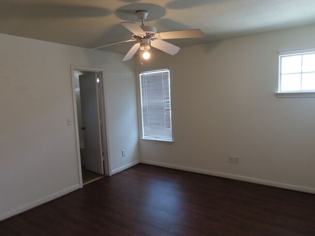 Building Photo - 4115 McFarland Dr