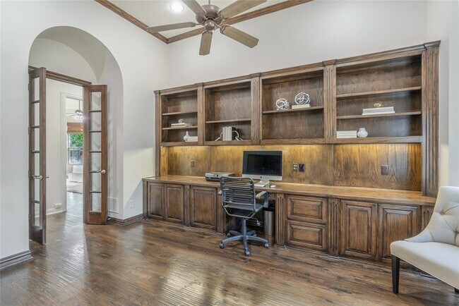 Building Photo - 5327 Elm Spring Ln