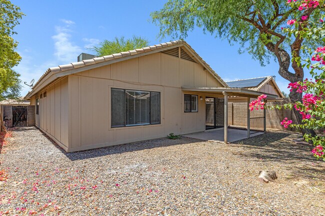 Building Photo - 85 S Cypress Ct