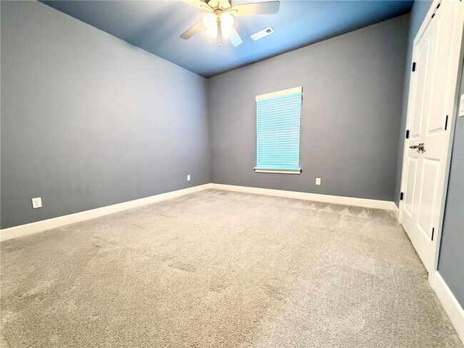 Building Photo - 1641 Cherrie St