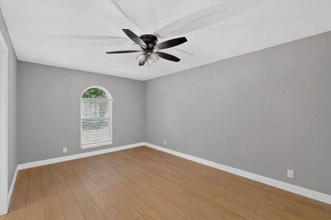 Building Photo - 2606 Hilldale Blvd