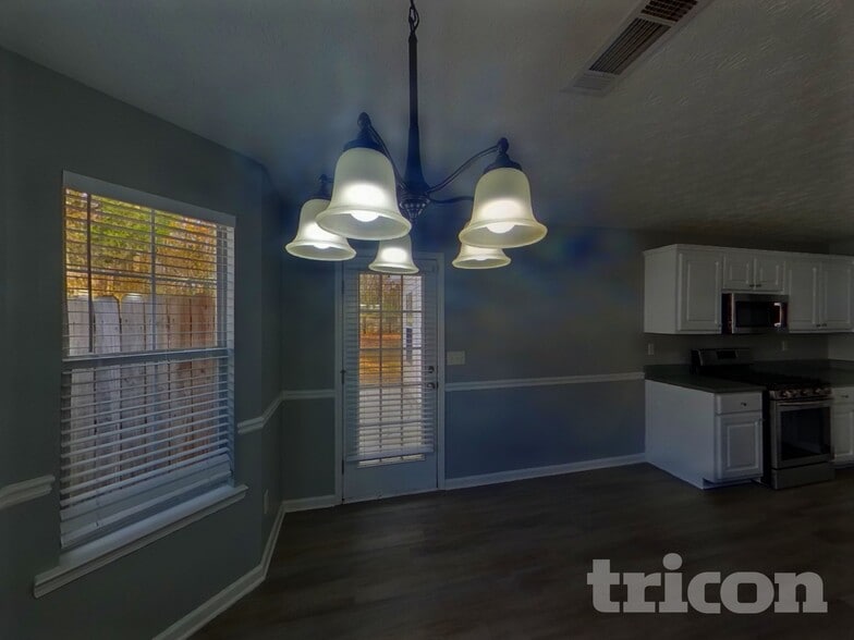 Building Photo - 210 Pebble Creek Dr