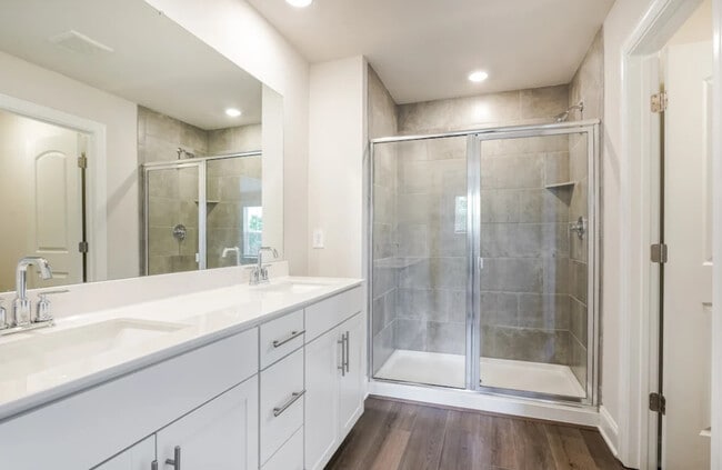 Building Photo - 228 River Rock Dr