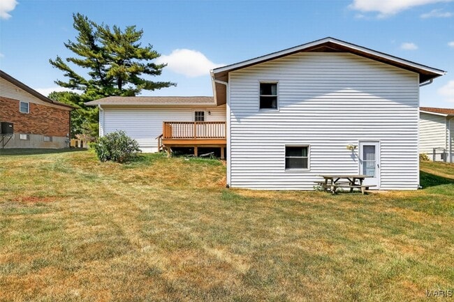 Building Photo - 3909 Golden Hills Dr