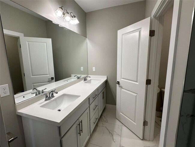 Building Photo - 4507 E Aqua Bella Ln