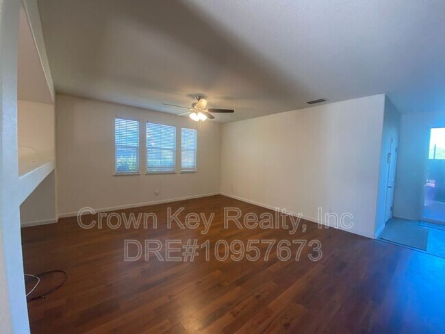 Building Photo - 297 Emory Oak Pl