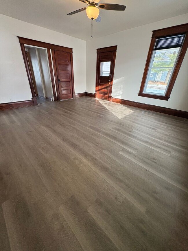 Building Photo - THR -03- Galesville