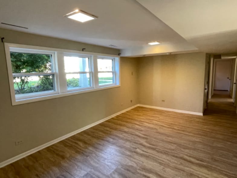 Building Photo - 2426 Highland Cir