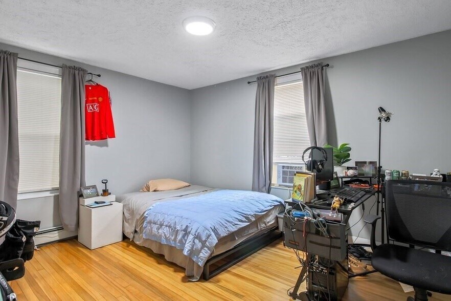 Building Photo - 234 Mechanic St