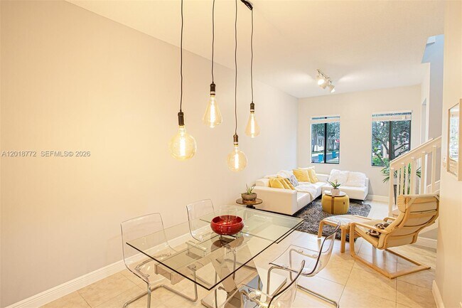 Building Photo - 2412 Venetian Way