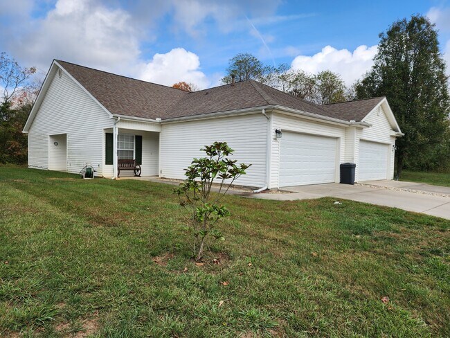 Building Photo - 1445 Ford Rd