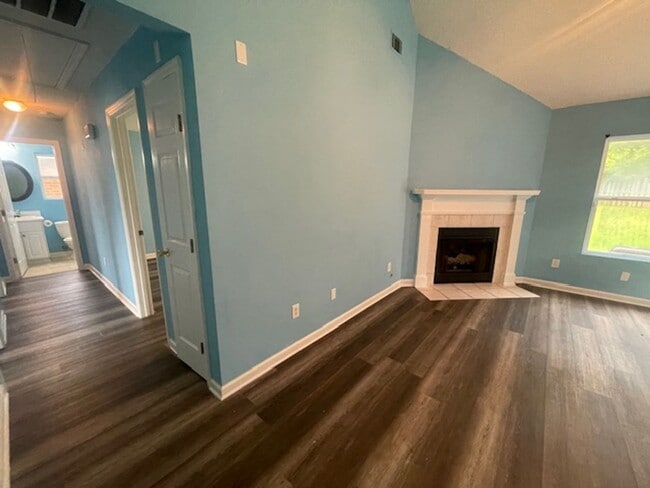 Building Photo - 4723 Laural Oak Dr