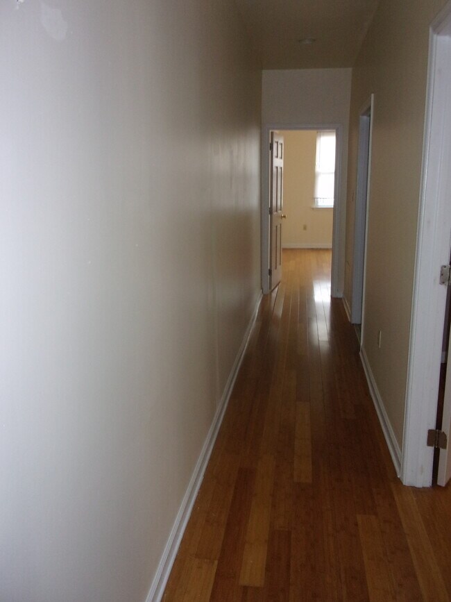 Building Photo - 1518 N 17th St