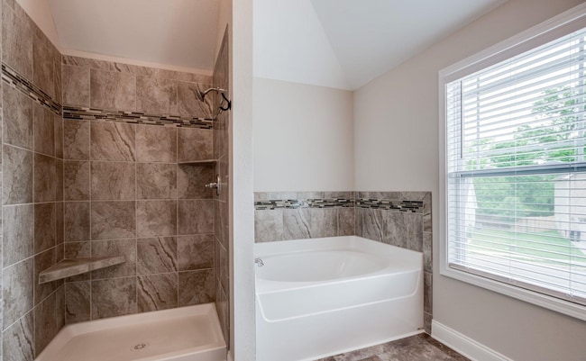 Building Photo - Stunning 4BR + Bonus Room Home Near Oaklan...