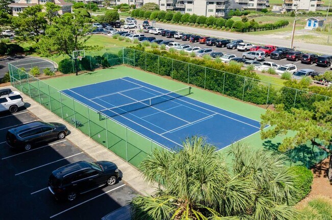 Building Photo - 2400 N Lumina Ave