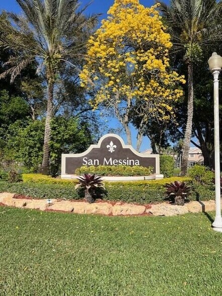 Building Photo - 2163 Madeira Dr