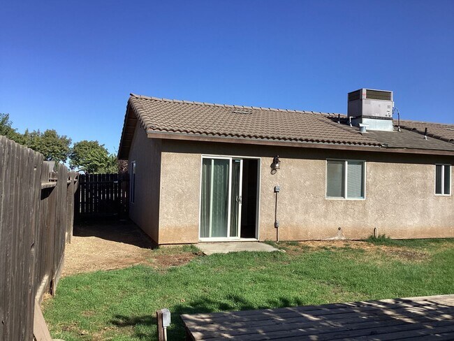 Building Photo - 1450 La Jolla Way