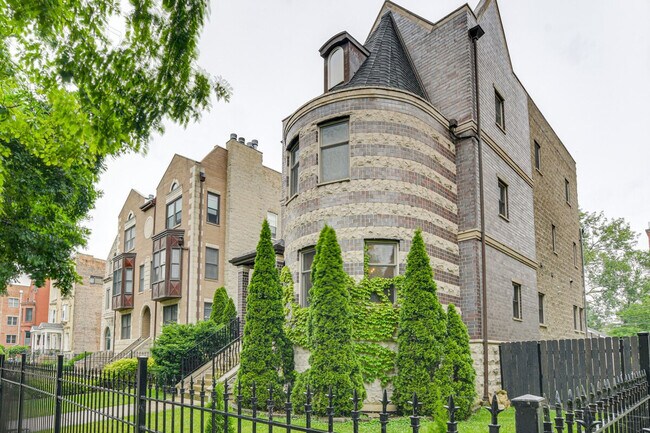Building Photo - 3975 S Ellis Ave