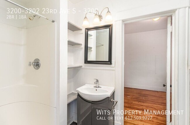 Building Photo - 3200-3202 23rd Ave S-3202