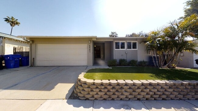 Building Photo - 4BR/2BA house with View, private yard! (Le...