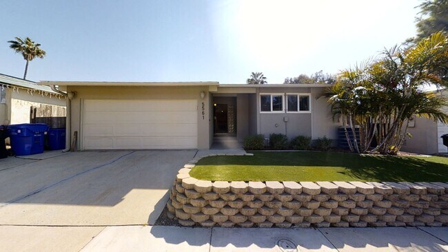 Building Photo - 4BR/2BA house with View, private yard!