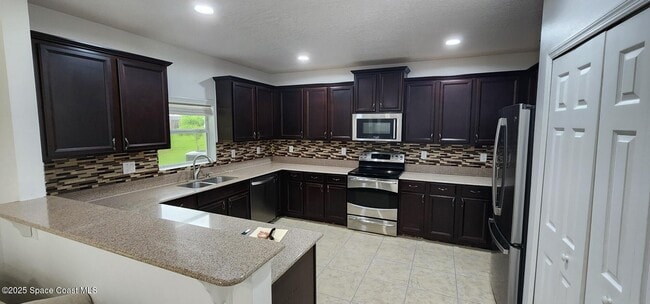 Building Photo - 3520 Aria Dr