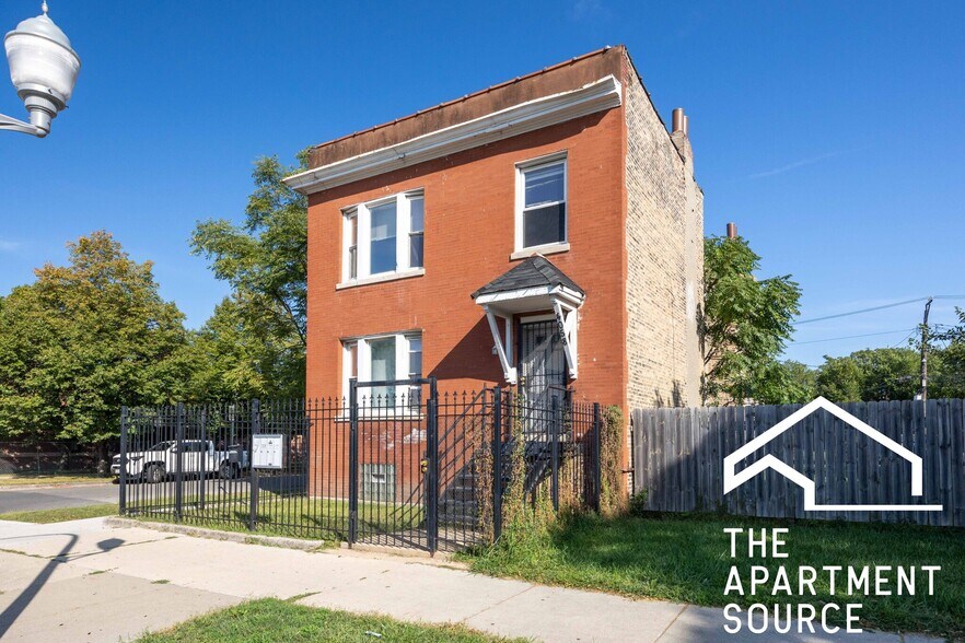 Building Photo - 4058 W Congress Pky