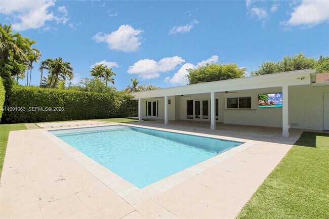 Building Photo - 8975 SW 83rd St