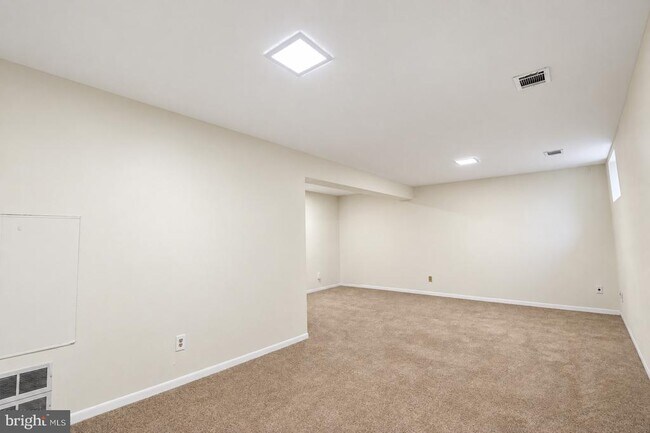 Building Photo - 6049 Forrest Hollow Ln