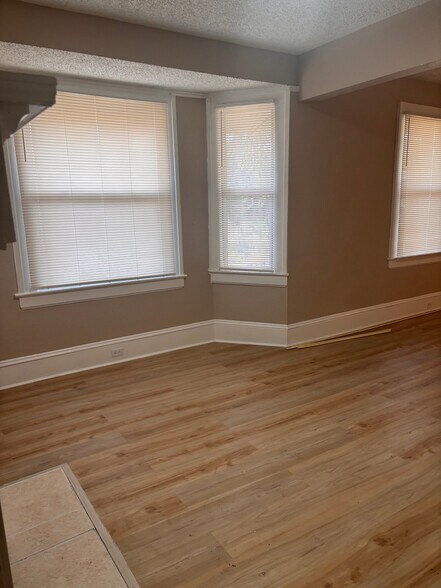 Building Photo - 617 Ivy St