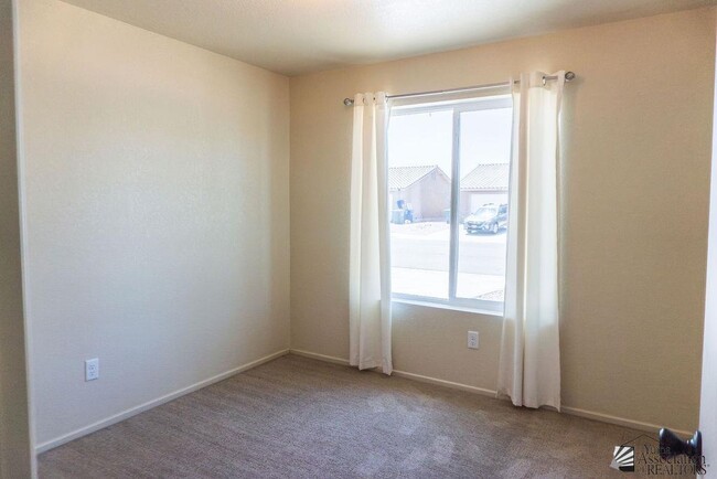 Building Photo - 4319 S Desert Willow Wy