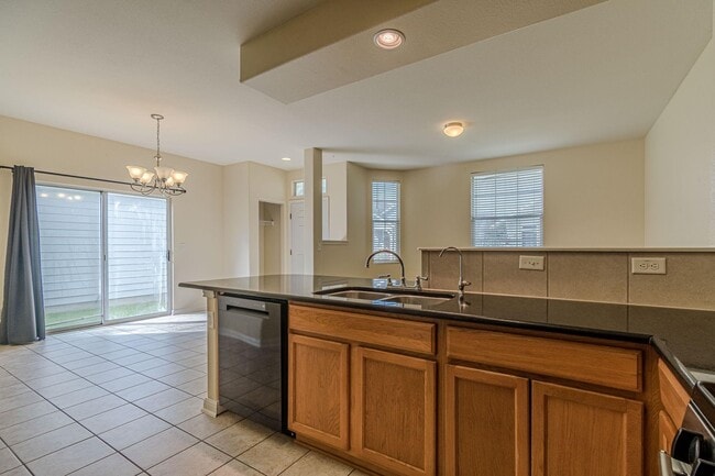 Building Photo - 1612 Sanders