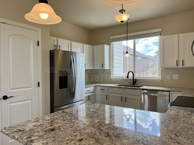 Building Photo - 6280 San Mateo Dr