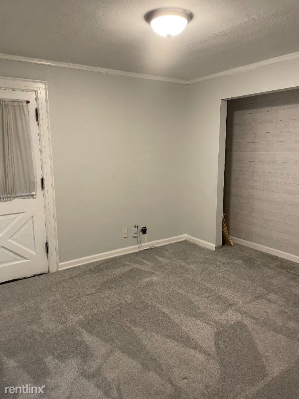 Building Photo - 3 br, 2 bath House - 1123 NE Russell Rd